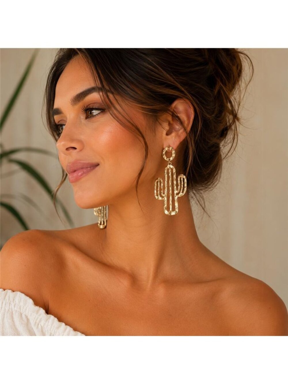 Vintage Gold Tone Cactus Dangle Earrings Hammered Southwest Boho 2.5 In